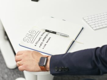 Photo AEO SEO best practices